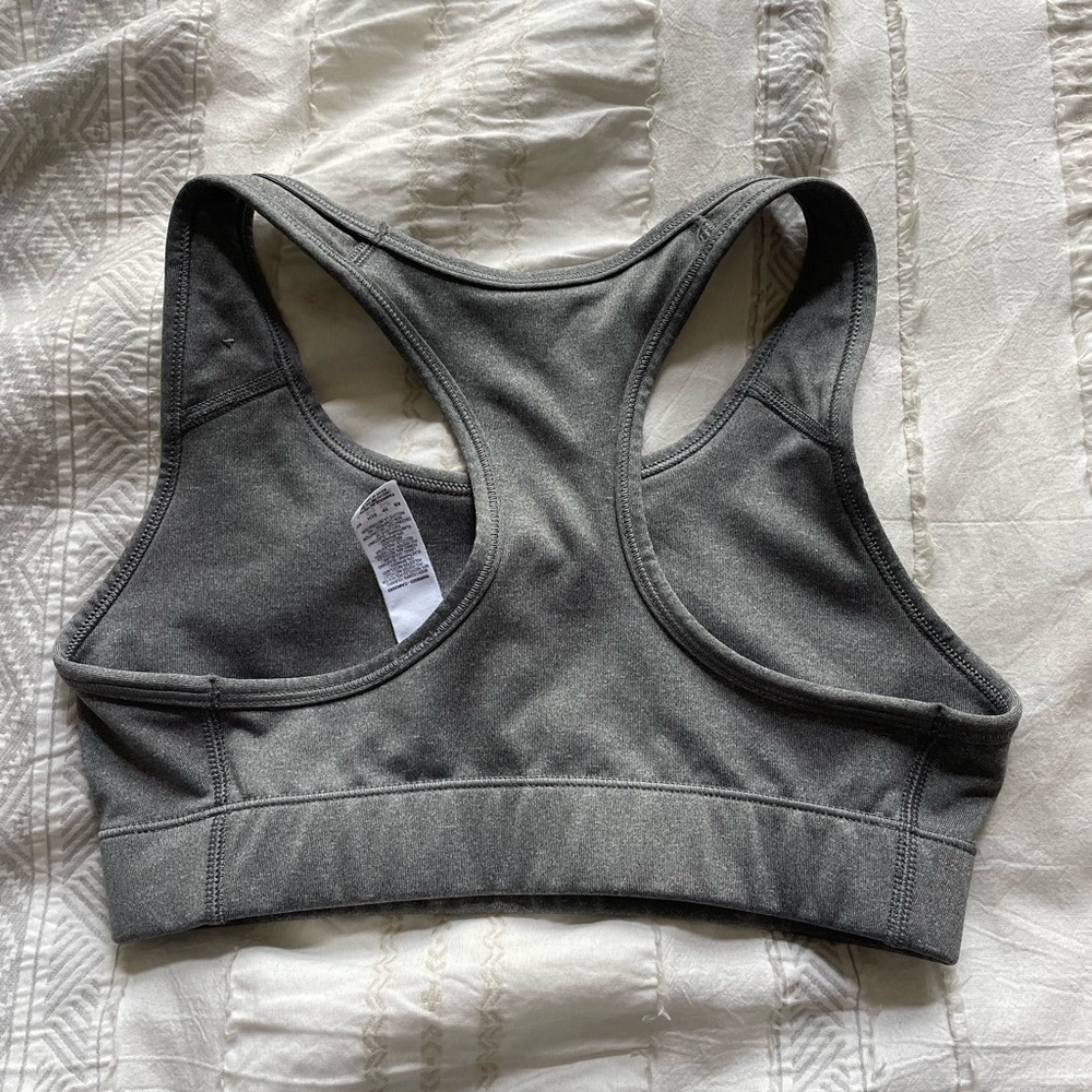 kids nike sports bra - Picture 2 of 2